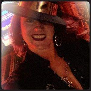 Meet your Posher, Dayon